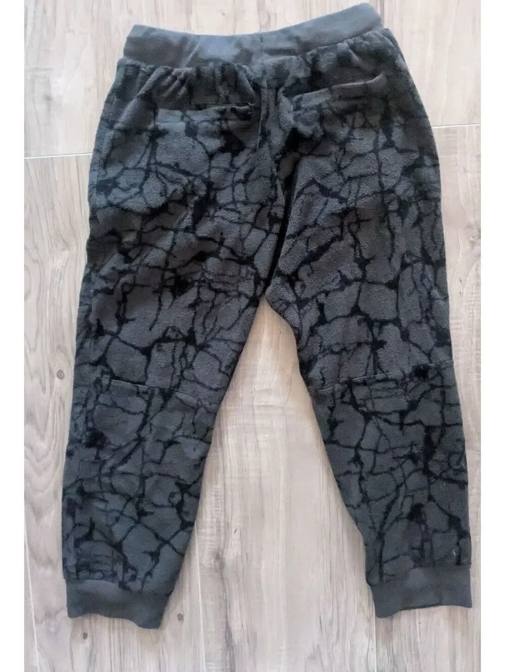 Boys small 6/7 fleece pants